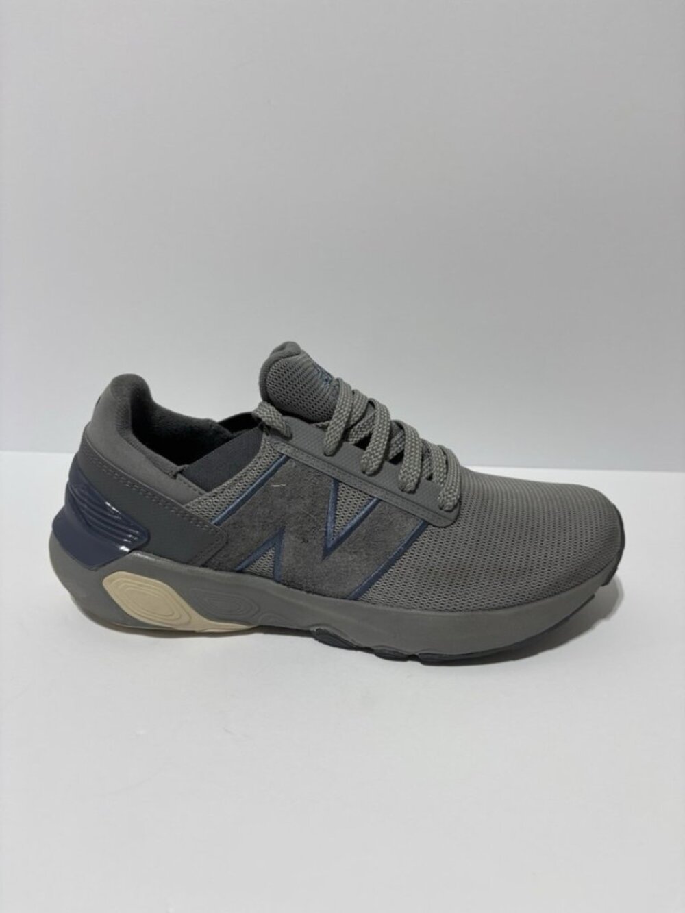 New Balance Men’s Fresh Foam X 1440 Gray Running Shoes, Size 10 M